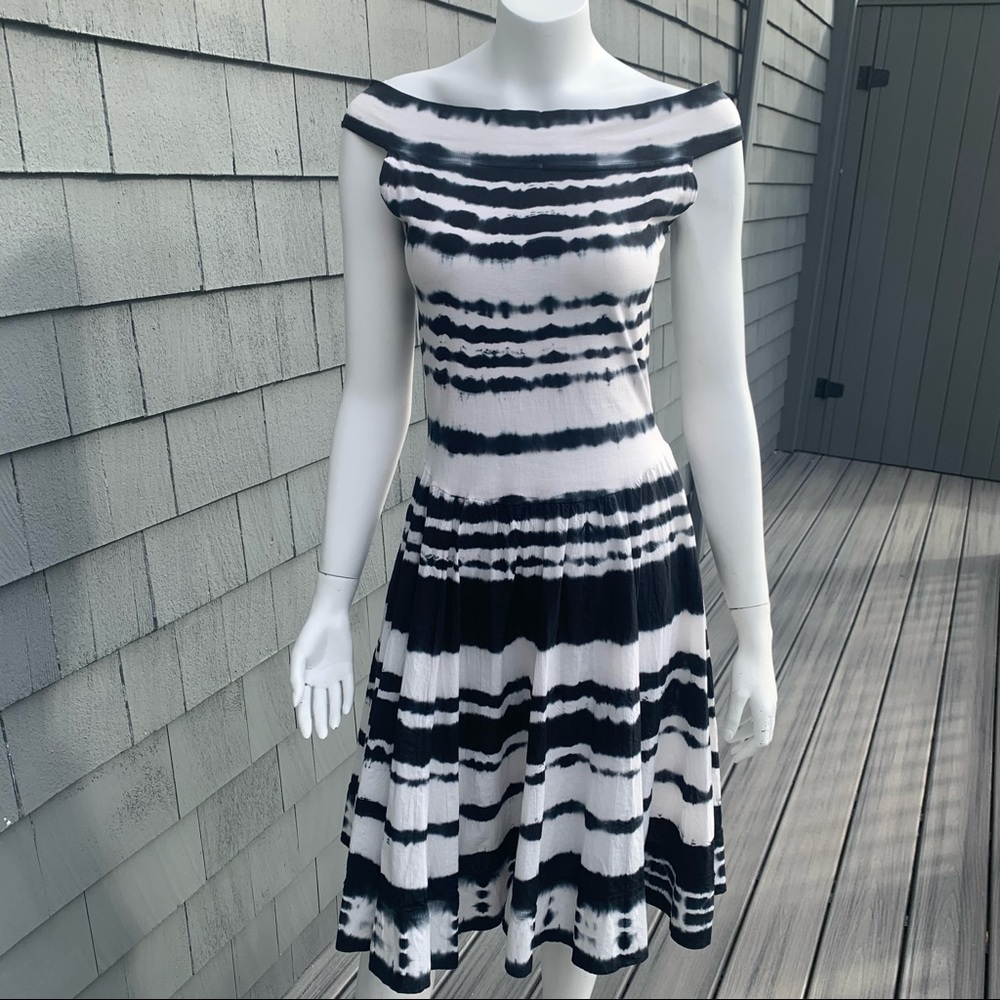 Luna Luz Navy and White Tie Dye Cap Sleeve Dress — Size M